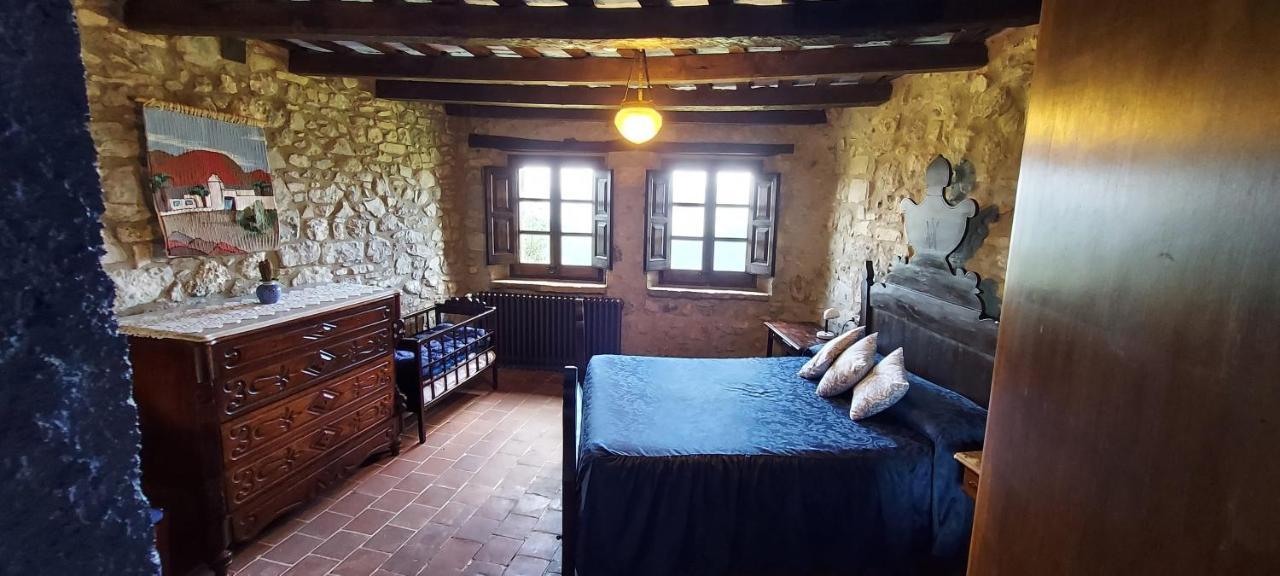 Castell De Llaes Villa Eksteriør bilde